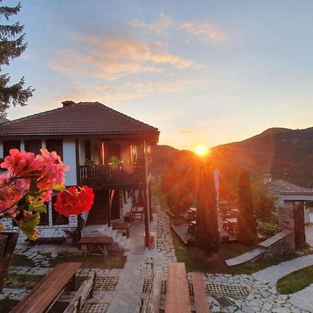 Rhodopes Legends Hotel Vrata Exterior photo
